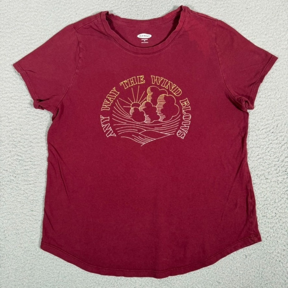 Old Navy Shirt Womens Medium Burdgundy Graphic Tee Top Casual Preppy Pullover
